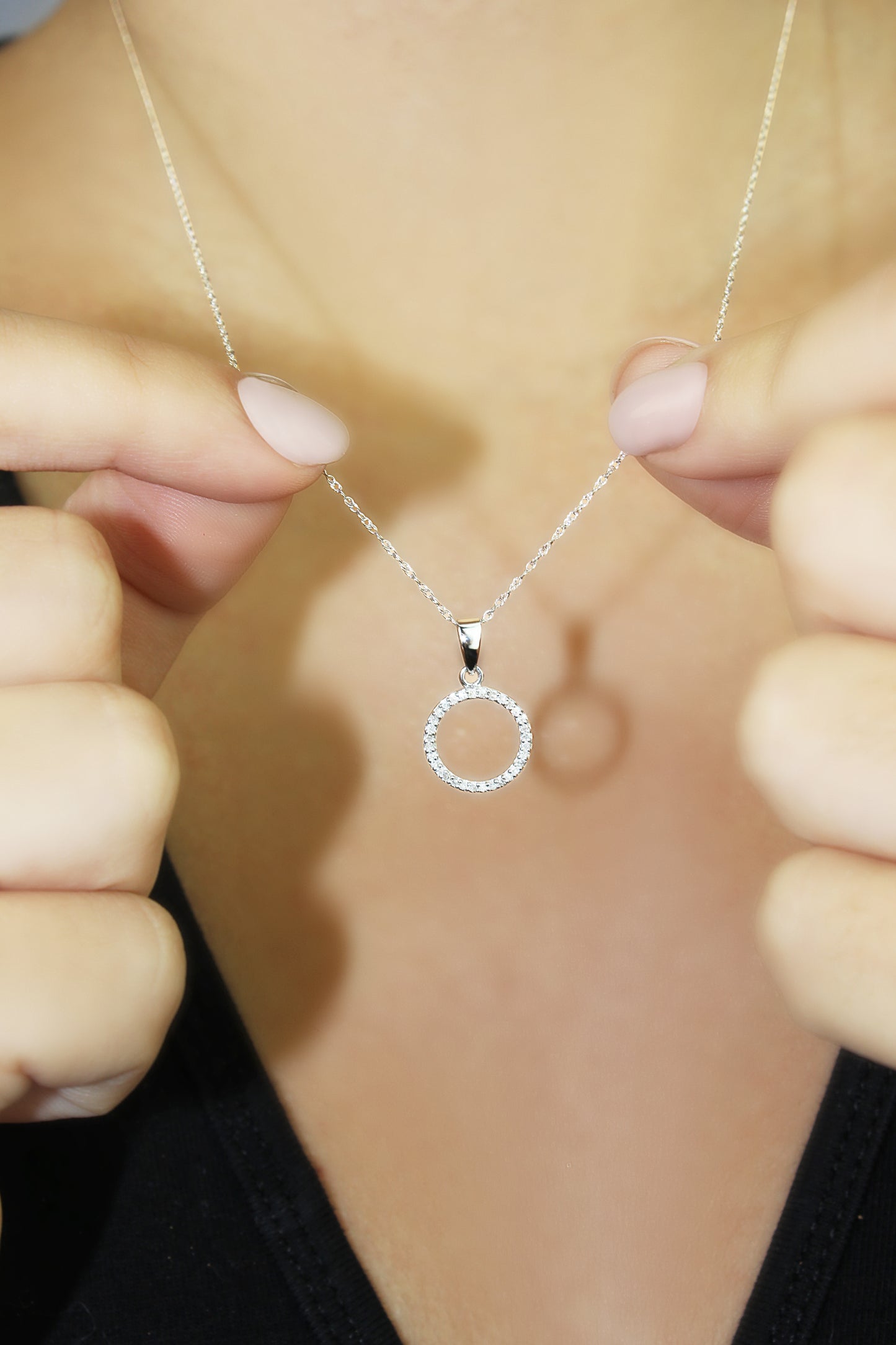 Belantina 1/10 Carat Diamond Circle Pendant Necklace for Women in 14k Gold