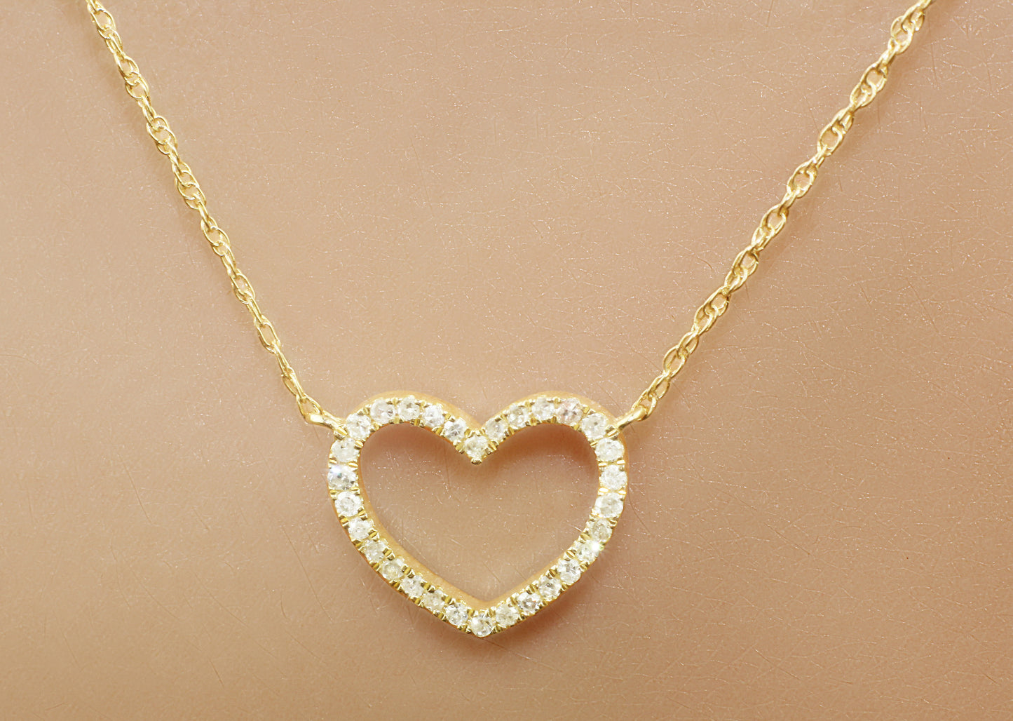 Belantina 1/12 Carat Diamond Heart Pendant Necklace for Women in 14k White and Yellow Gold on 16 to 18 Inch Adjustable Chain (H-I, I1-I2, cttw) Spring Ring