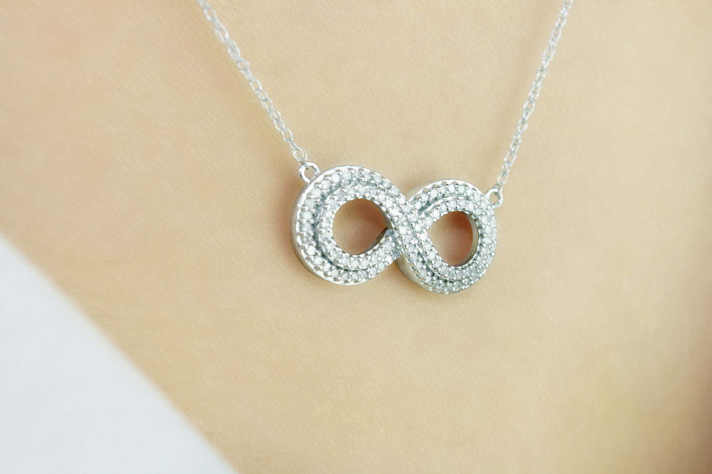 Belantina 1/4 Carat Diamond Double Infinity Pendant Necklace in 14k Gold