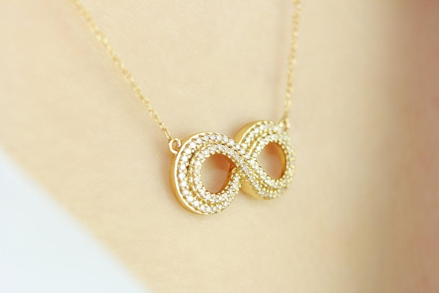 Belantina 1/4 Carat Diamond Double Infinity Pendant Necklace in 14k Gold