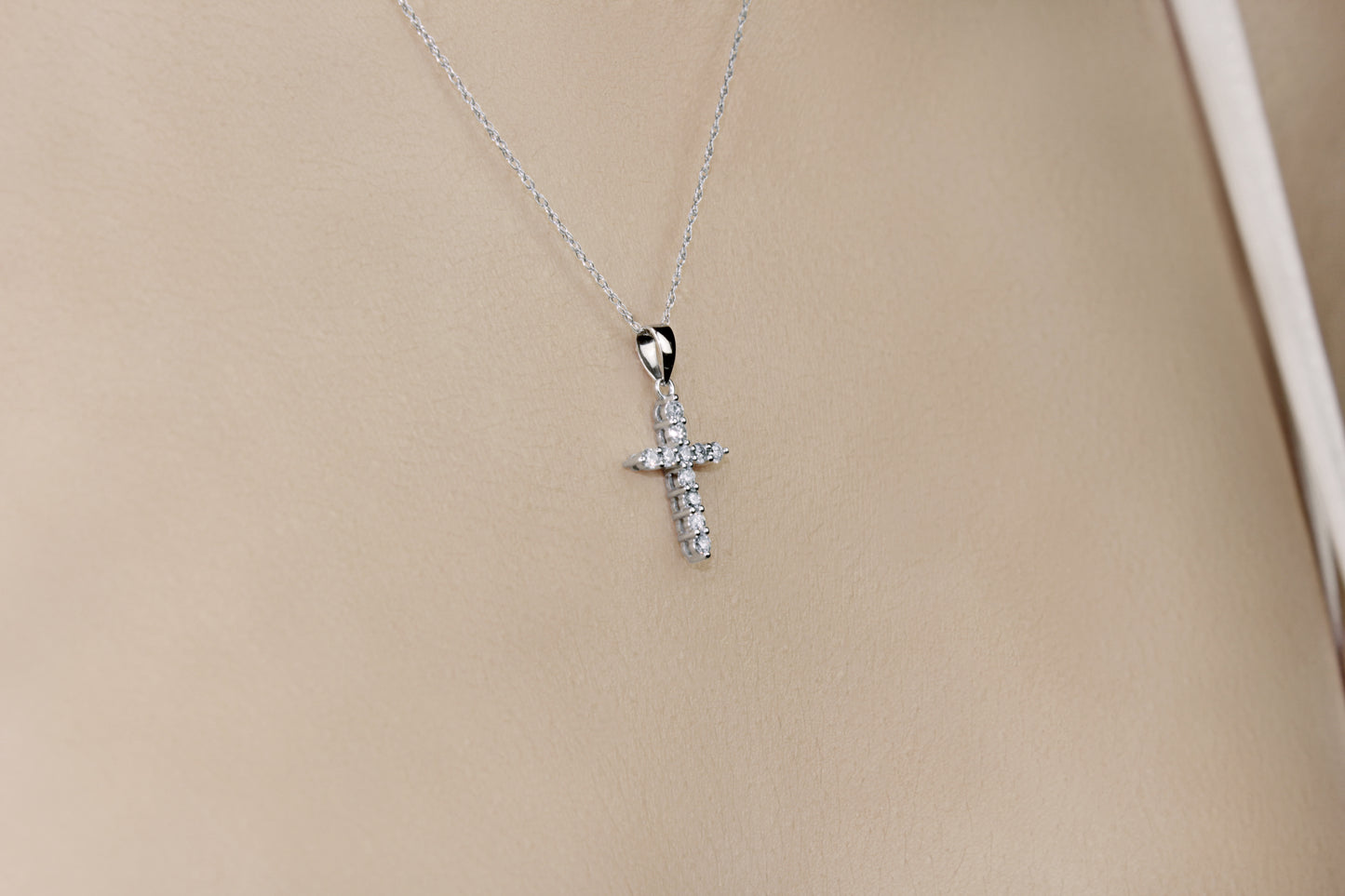 Belantina 14K Gold Natural Diamond Cross Pendant Necklace (1/3ct)