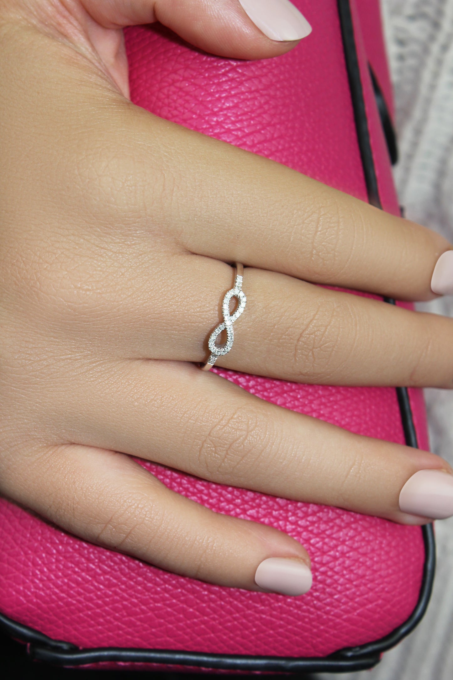 Belantina Diamond Infinity Ring